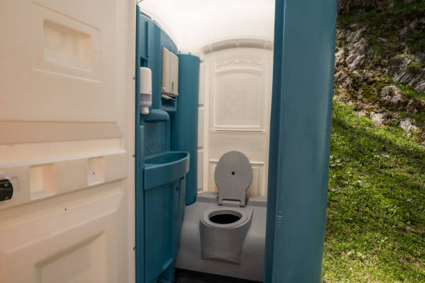 Best Porta potty delivery and setup  in Thompsons Station, TN